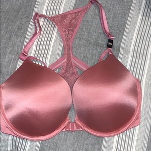 Brand new 34 D Victoria Secrets bra